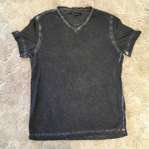 Kenneth Cole men’s v neck SS t-shirt.